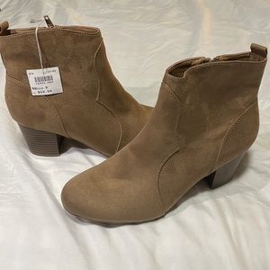 NEW American Eagle Booties size 9